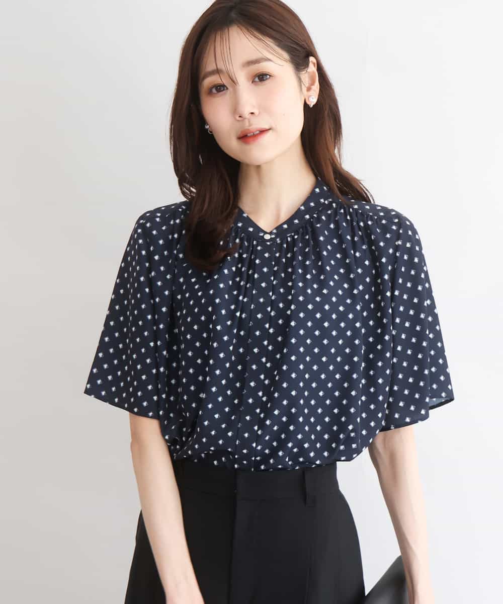 FOBGD51150 MK MICHEL KLEIN(MK ミッシェルクラン) [UVカット/接触冷感/洗える]フレアスリーブ幾何柄ブラウス ネイビー