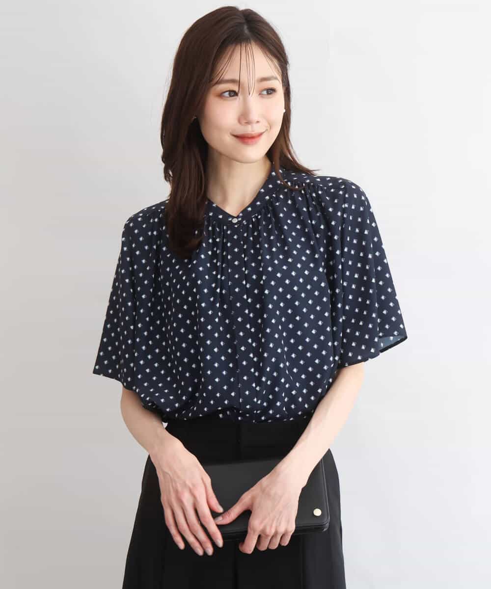 FOBGD51150 MK MICHEL KLEIN(MK ミッシェルクラン) [UVカット/接触冷感/洗える]フレアスリーブ幾何柄ブラウス ネイビー