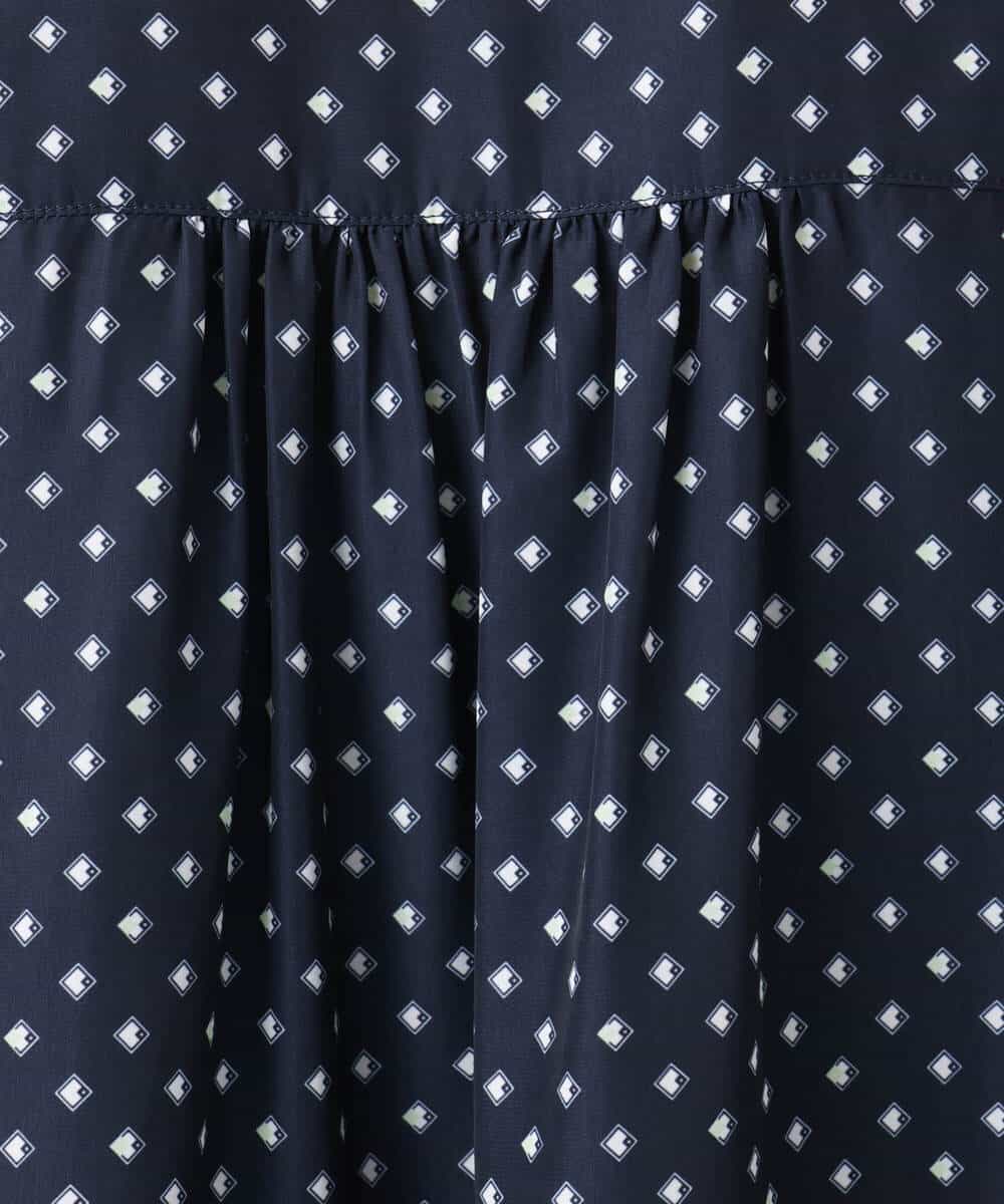 FOBGD51150 MK MICHEL KLEIN(MK ミッシェルクラン) [UVカット/接触冷感/洗える]フレアスリーブ幾何柄ブラウス ネイビー