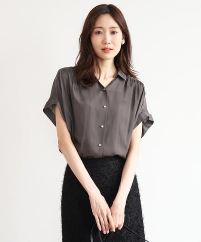 FOBGD68140 MK MICHEL KLEIN [瞬美シリーズ/UVカット/接触冷感/洗える]メタル釦デザイン サテン地ブラウス