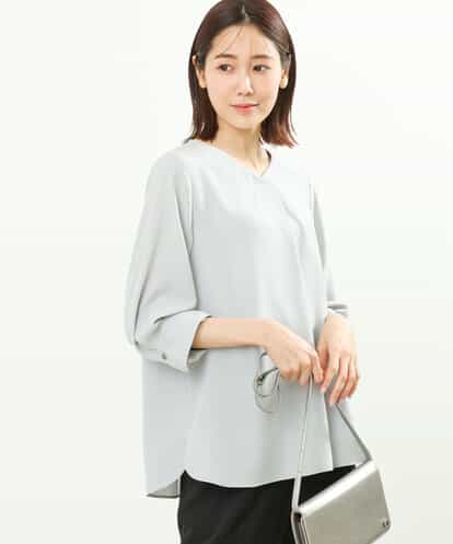 FOBGS38130 MK MICHEL KLEIN タックVネックブラウス/洗える