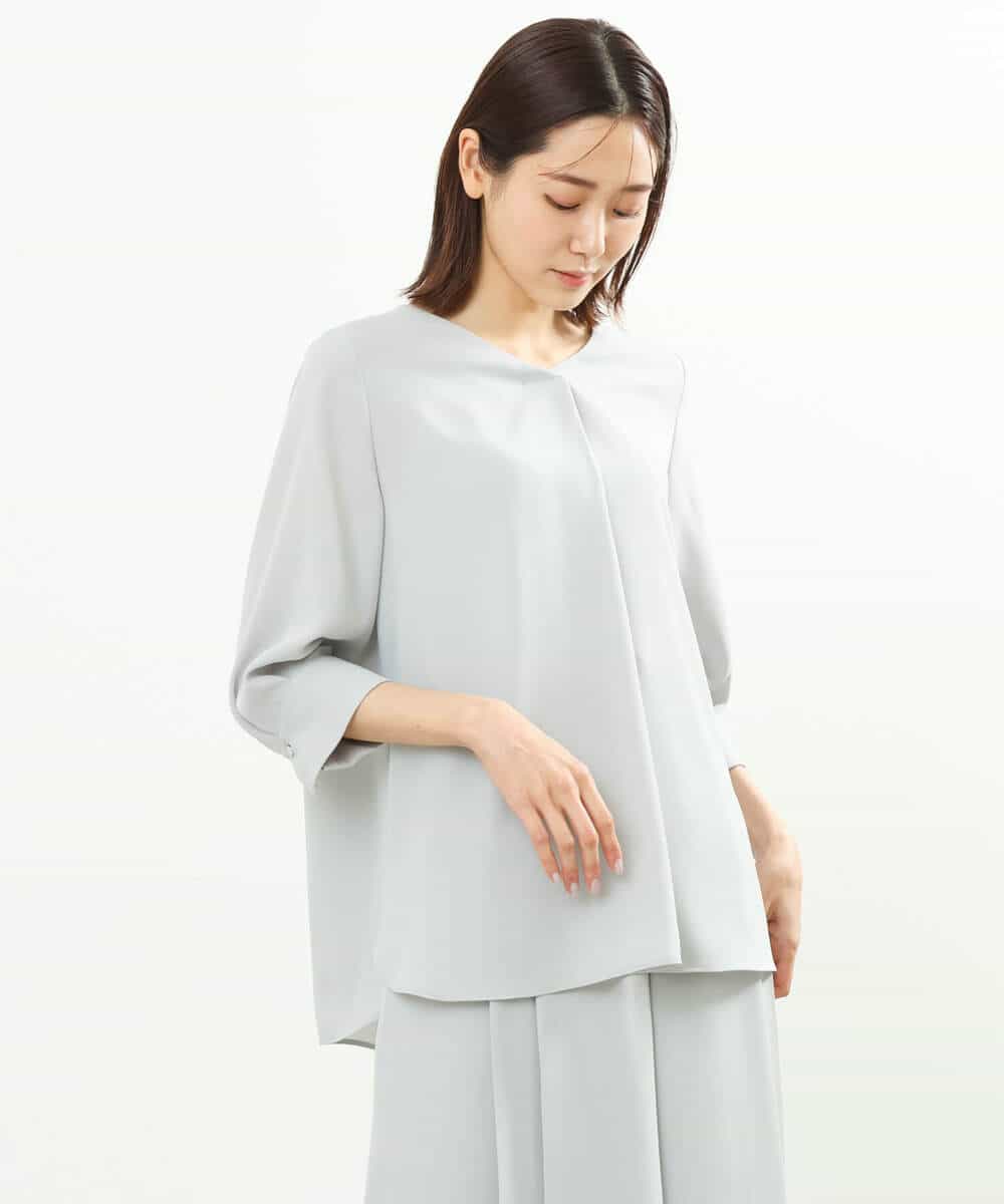 FOBGS38130 MK MICHEL KLEIN(MK ミッシェルクラン) タックVネックブラウス/洗える ライトグレー