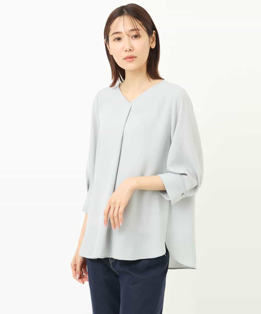FOBGS38130 MK MICHEL KLEIN(MK ミッシェルクラン) タックVネックブラウス/洗える ライトグレー