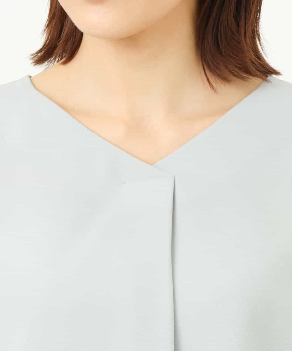 FOBGS38130 MK MICHEL KLEIN(MK ミッシェルクラン) タックVネックブラウス/洗える ライトグレー