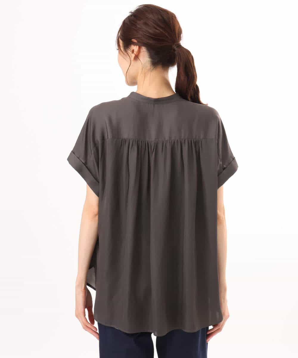 FOBHD67140 MK MICHEL KLEIN(MK ミッシェルクラン) [UVカット/接触冷感/洗える]バンドカラーサテンブラウス ダークグレー