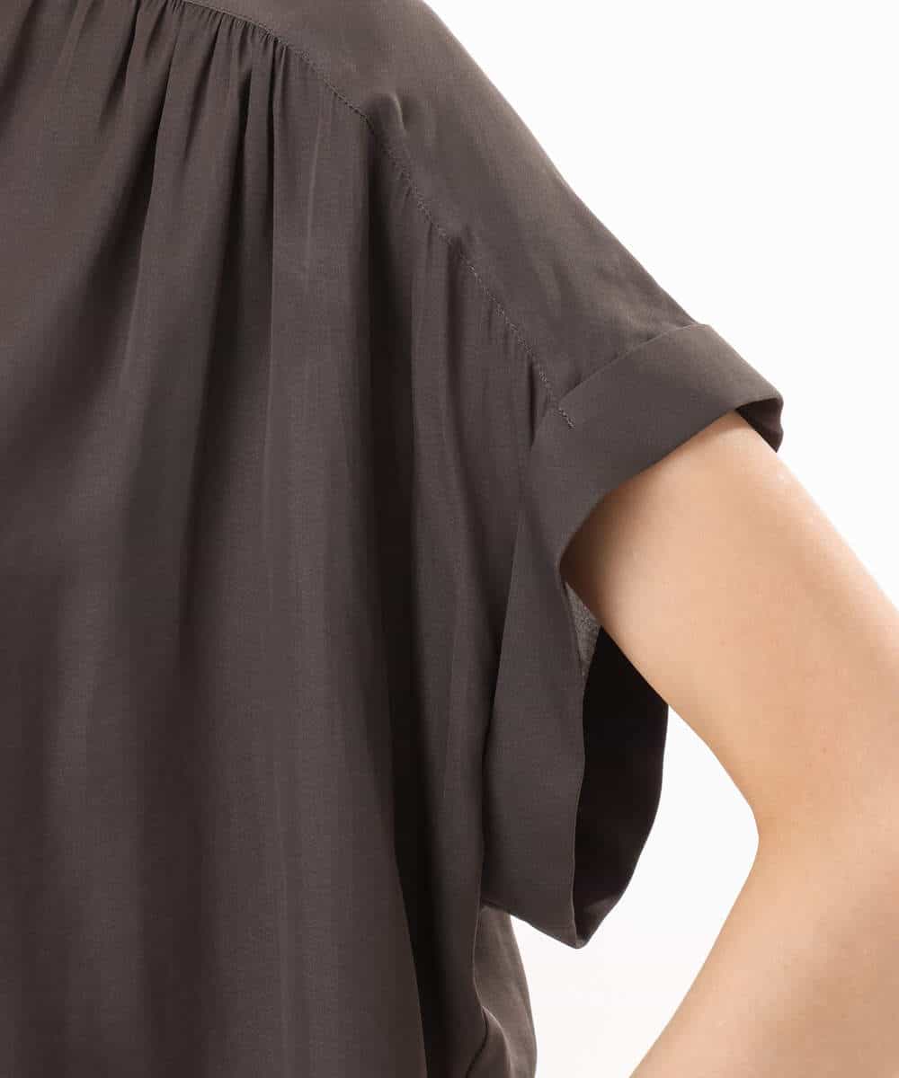 FOBHD67140 MK MICHEL KLEIN(MK ミッシェルクラン) [UVカット/接触冷感/洗える]バンドカラーサテンブラウス ダークグレー