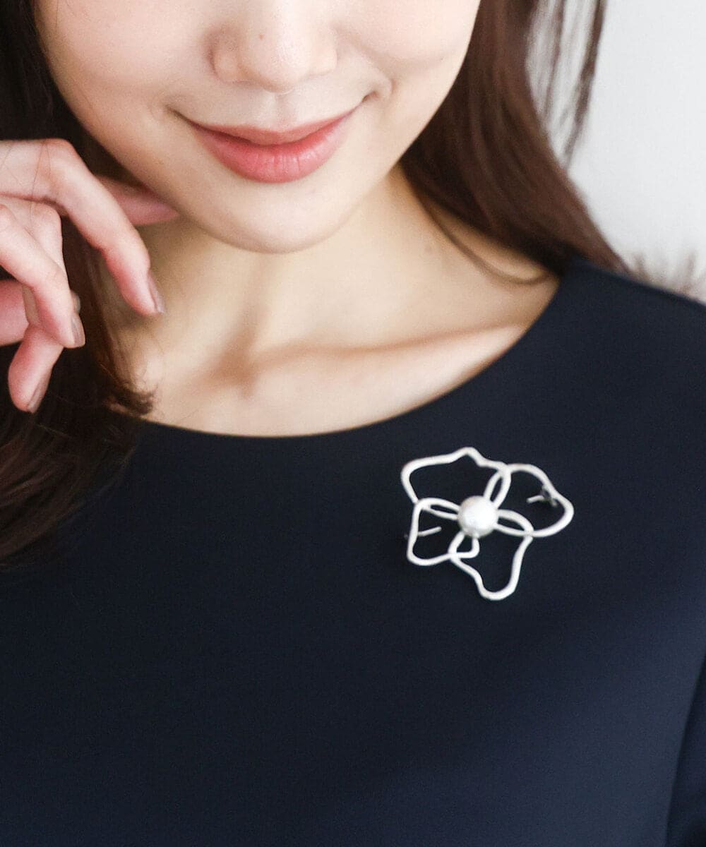 FR2FD91045 MK MICHEL KLEIN(MK ミッシェルクラン) フラワーモチーフブローチ シルバー