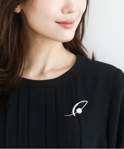 FR2FD92045 MK MICHEL KLEIN リーフモチーフブローチ