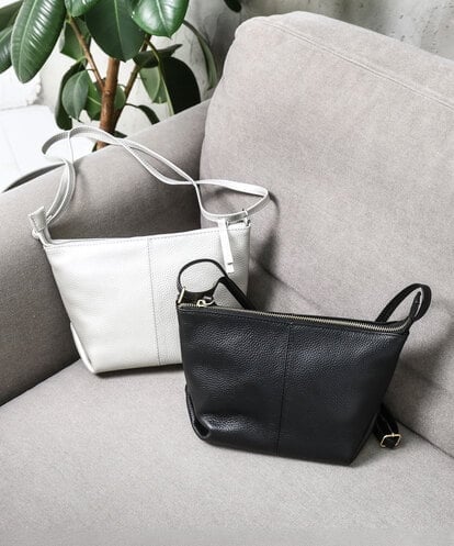 FR5GD01130 MK MICHEL KLEIN シュリングレザー台形ショルダーバッグ