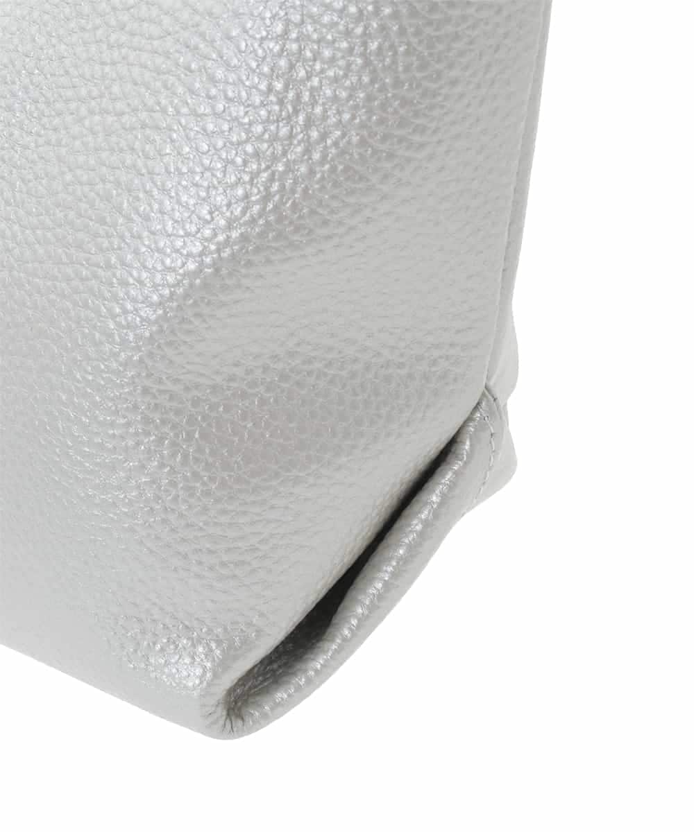 FR5GD01130 MK MICHEL KLEIN(MK ミッシェルクラン) シュリングレザー台形ショルダーバッグ シルバー