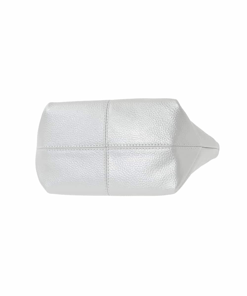 FR5GD01130 MK MICHEL KLEIN(MK ミッシェルクラン) シュリングレザー台形ショルダーバッグ シルバー