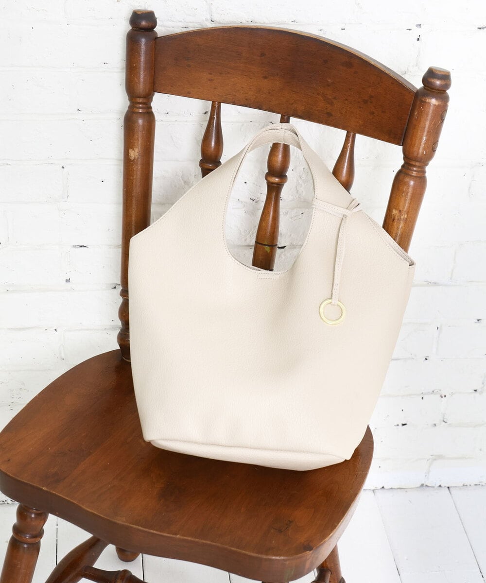 FR5GD02110 MK MICHEL KLEIN(MK ミッシェルクラン) [A4収納可]リングチャーム付きトートバッグ アイボリー