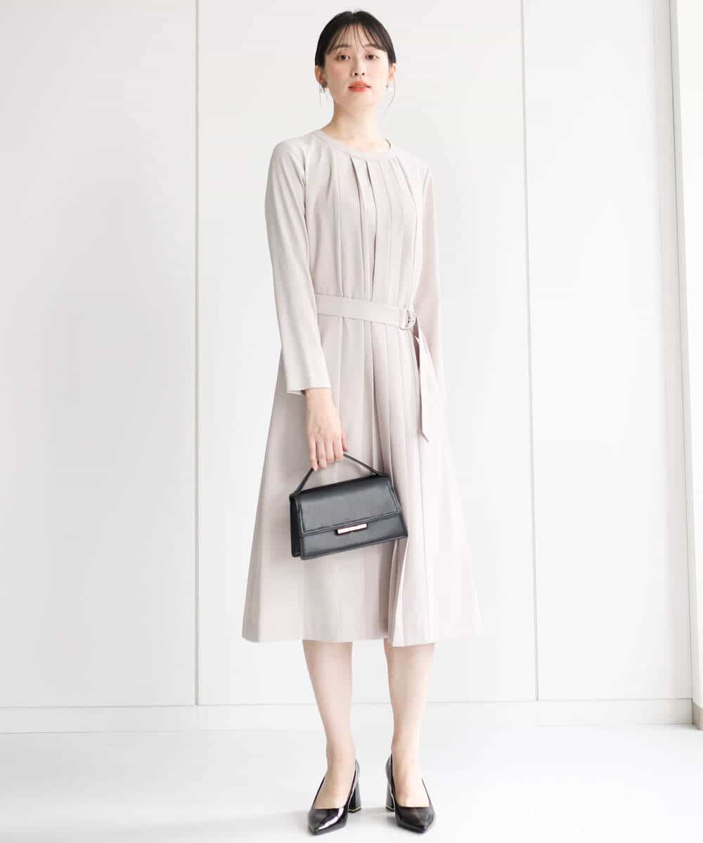 FUEDA01220 MK MICHEL KLEIN(MK ミッシェルクラン) サテンジョーゼット プリーツワンピース/洗える グレージュ