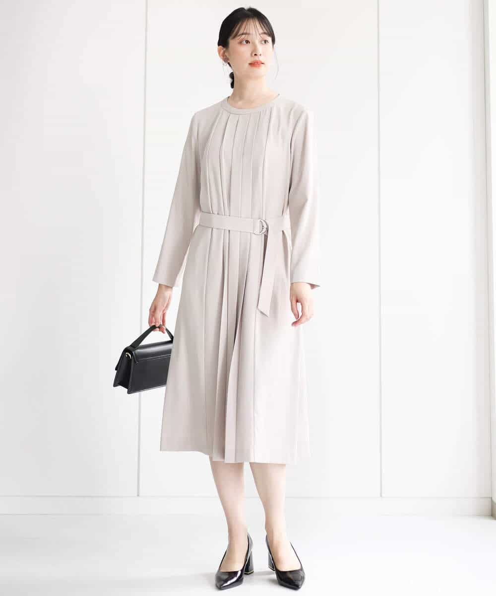 FUEDA01220 MK MICHEL KLEIN(MK ミッシェルクラン) サテンジョーゼット プリーツワンピース/洗える グレージュ