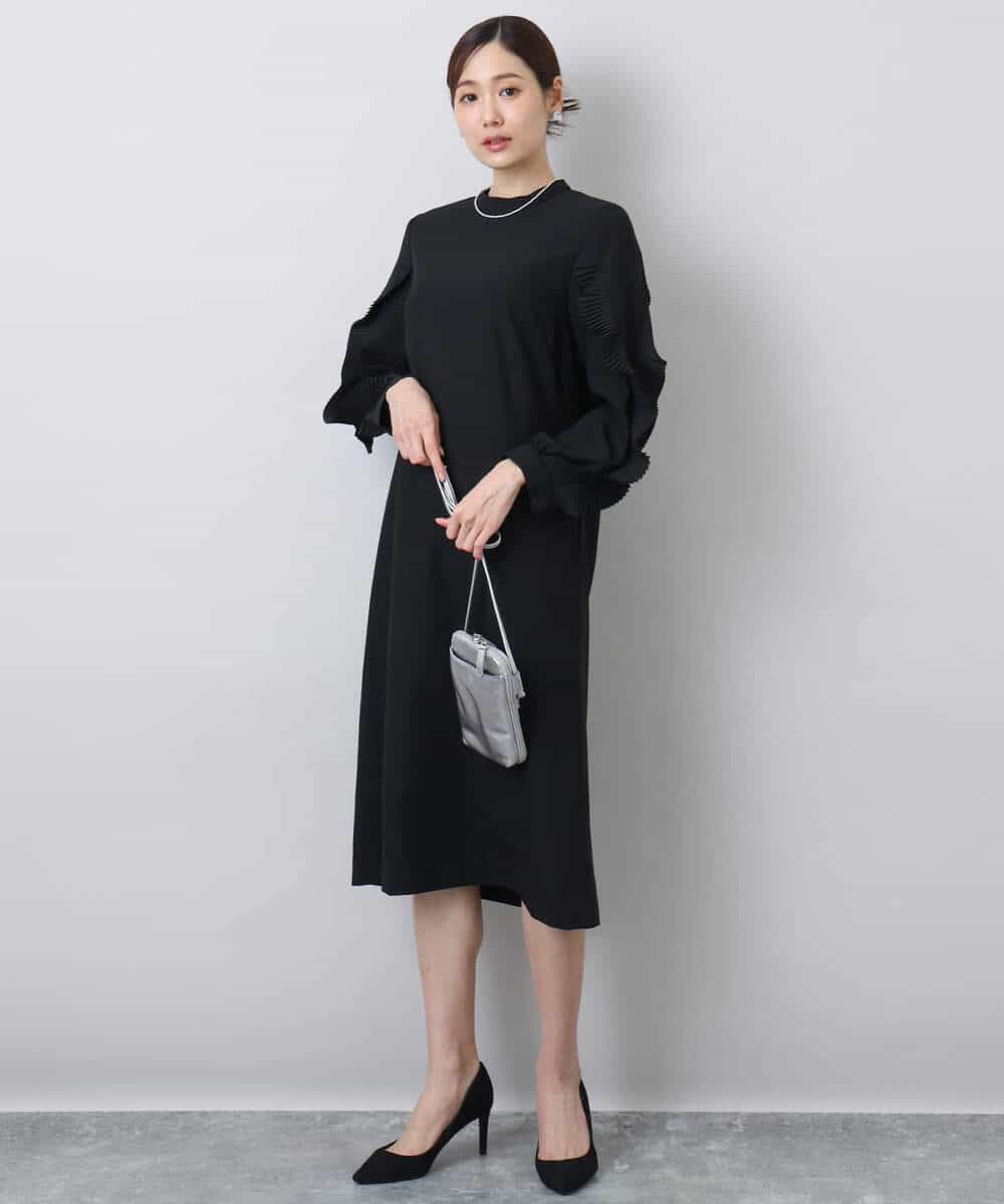 FUEDA03230 MK MICHEL KLEIN(MK ミッシェルクラン) サテンジョーゼットプリーツフリルスリーブワンピース/洗える ピンクベージュ