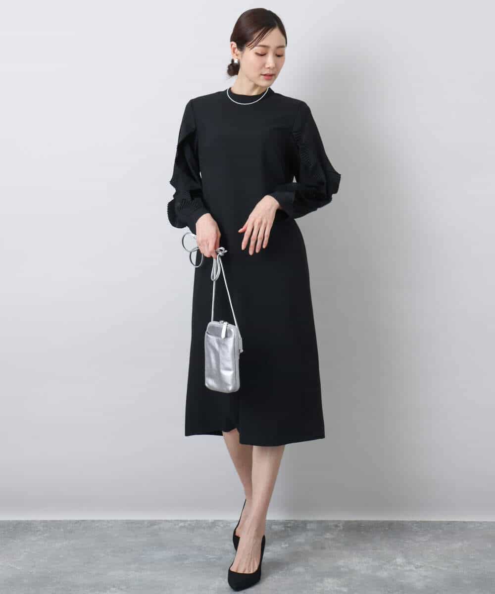 FUEDA03230 MK MICHEL KLEIN(MK ミッシェルクラン) サテンジョーゼットプリーツフリルスリーブワンピース/洗える ピンクベージュ