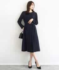 FUEDD03230 MK MICHEL KLEIN(MK ミッシェルクラン) サテンジョーゼット プリーツワンピース/洗える ライトグレー