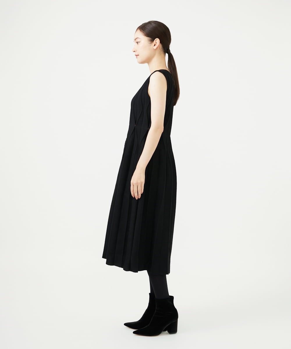 GBAVD01110 Sybilla(シビラ) レリーフニットドレス ブラック