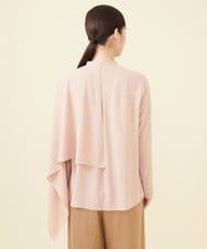 GBBAA02360 Sybilla(シビラ) 【ドラマ着用】スカーフデザインブラウス ピンクベージュ