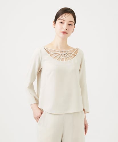 GBBAF92700 Sybilla ループテクニックブラウス（アイボリー）