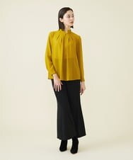 GBBAV09300 Sybilla(シビラ) スタンドタックカラーシアーブラウス マスタード