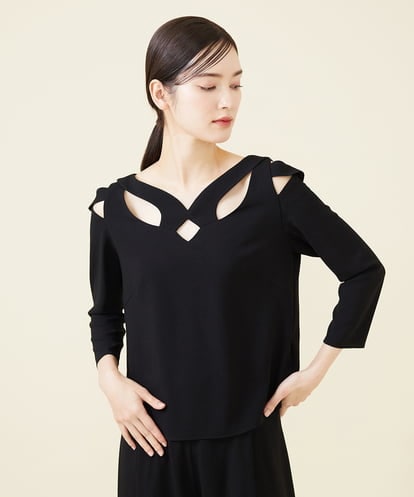 GBBCX03490 Sybilla  【blue&black】デコルテカットワークブラウス