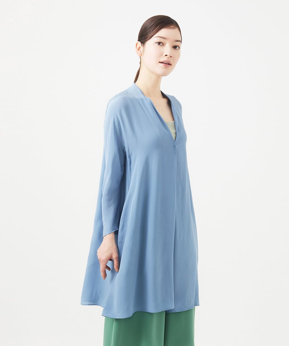 GBBEB07430 Sybilla(シビラ) Vネックロングブラウス ブルー