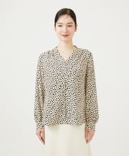 GBBEE03330 Sybilla(シビラ) ランダムドットプリントブラウス ベージュ×ブラック