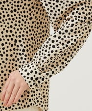 GBBEE03330 Sybilla(シビラ) ランダムドットプリントブラウス ベージュ×ブラック