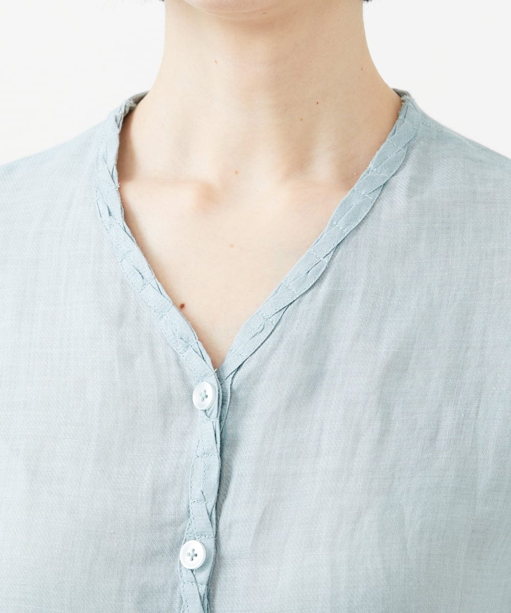 GBBGD33270 Sybilla(シビラ) ツイストVネックリネンブラウス ライトブルー