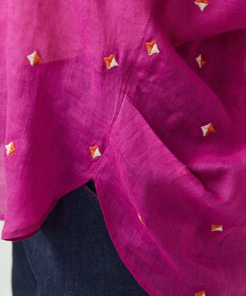GBBGE41300 Sybilla(シビラ) ダイヤ刺繍リネンブラウス フューシャ