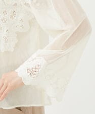 GBBHA36530 Sybilla(シビラ) 【INDIA】フラワーレースブラウス アイボリー
