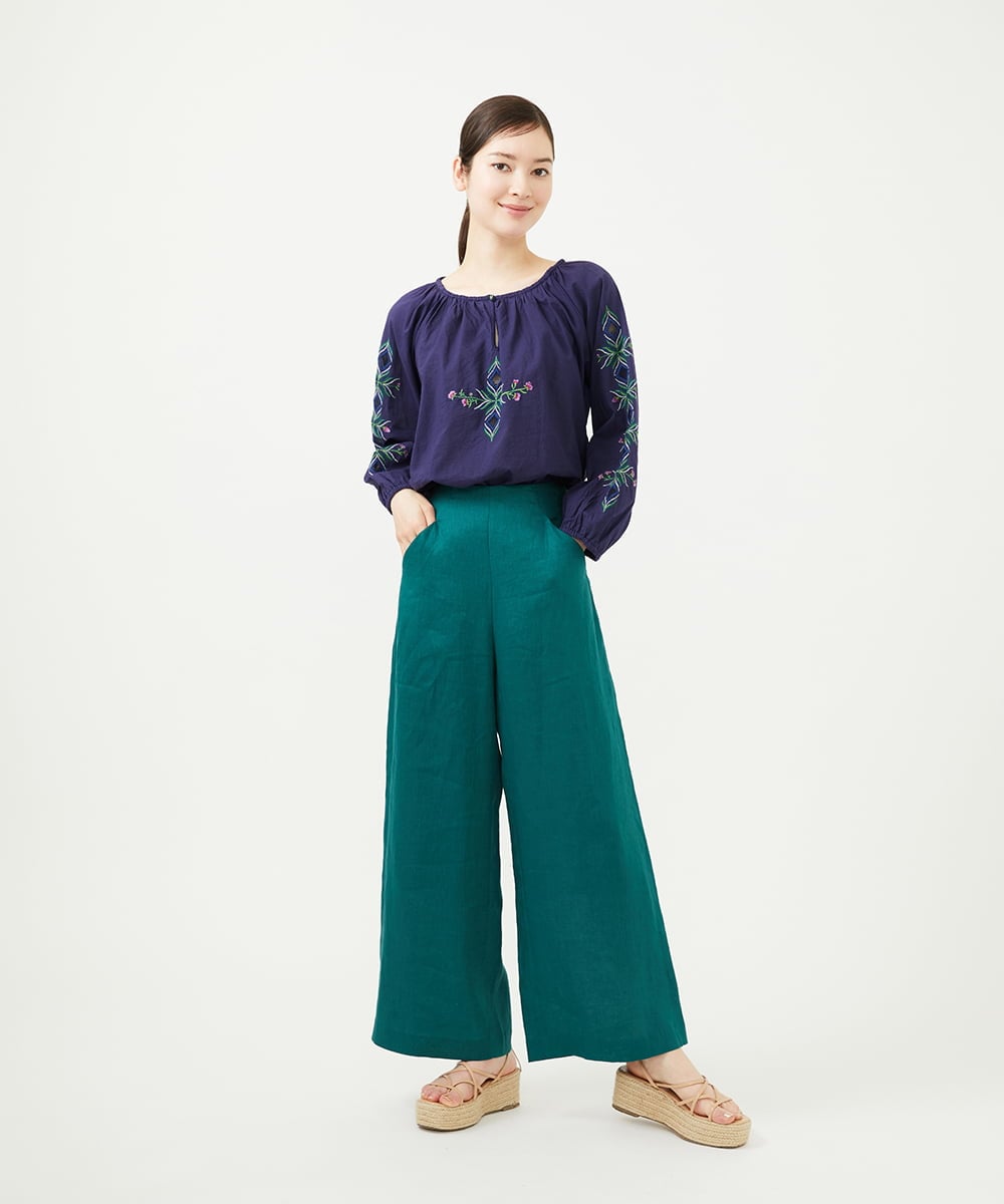 GBBHA38400 Sybilla(シビラ) 【INDIA】フラワー&ボーラー刺繍ブラウス ネイビー