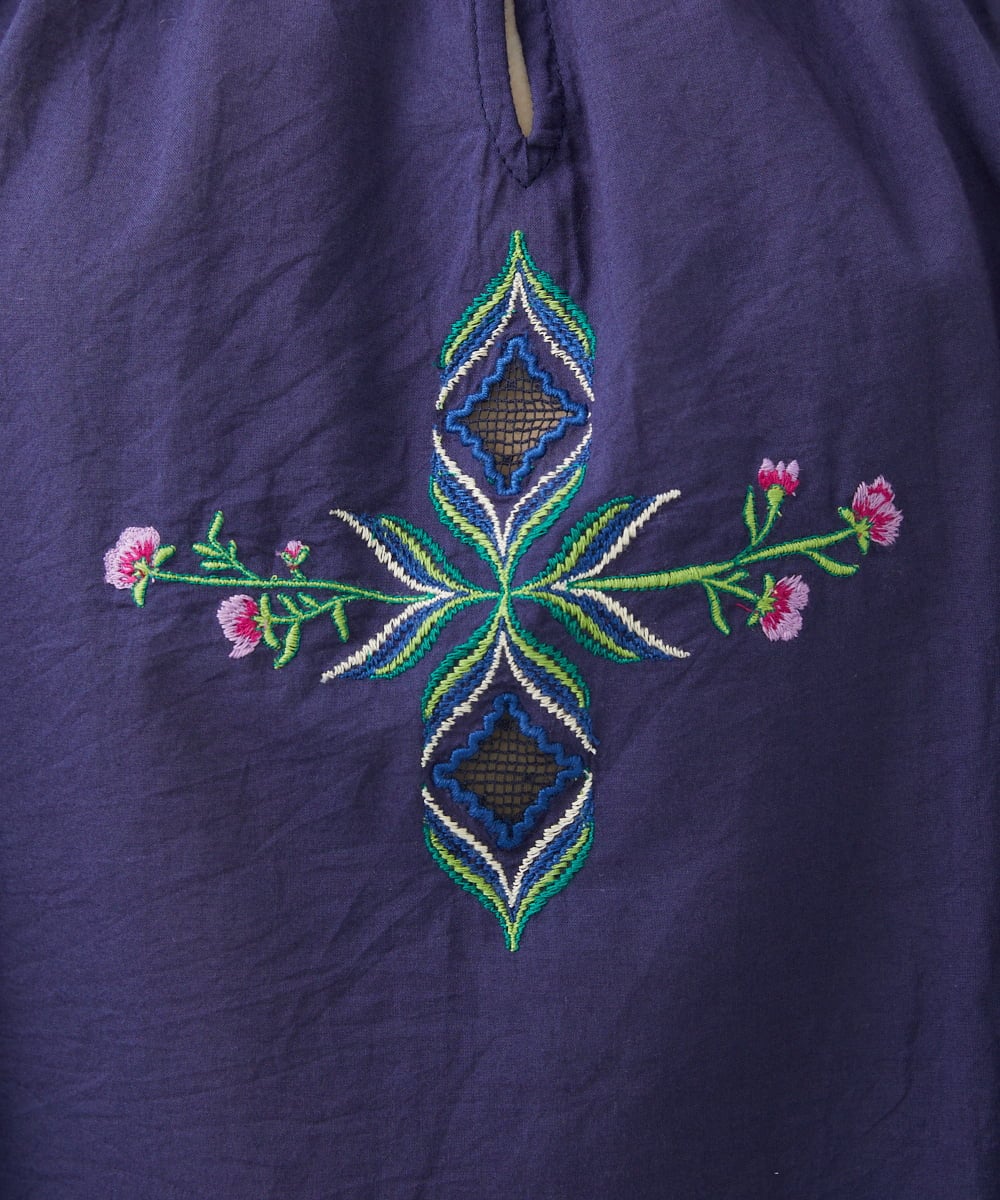 GBBHA38400 Sybilla(シビラ) 【INDIA】フラワー&ボーラー刺繍ブラウス ネイビー
