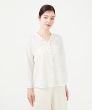 GBBHD31300 Sybilla(シビラ) リネンローンVネックボタンブラウス ホワイト