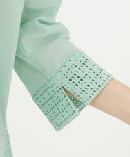 GBBJD31300 Sybilla(シビラ) コットンレースドッキングロングブラウス ライトグリーン