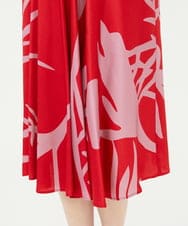 GBEAG01700 Sybilla(シビラ) フラワーシルエットプリントドレス レッド