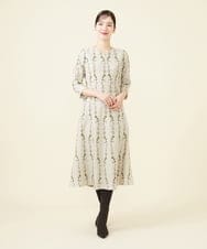 GBEAW78990 Sybilla(シビラ) フラワー刺繍リネンウールドレス グレージュ
