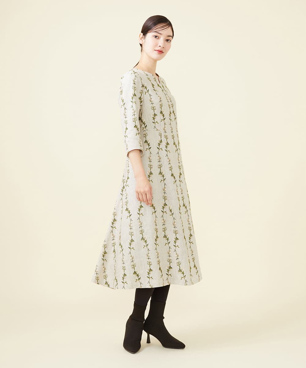 GBEAW78990 Sybilla(シビラ) フラワー刺繍リネンウールドレス グレージュ