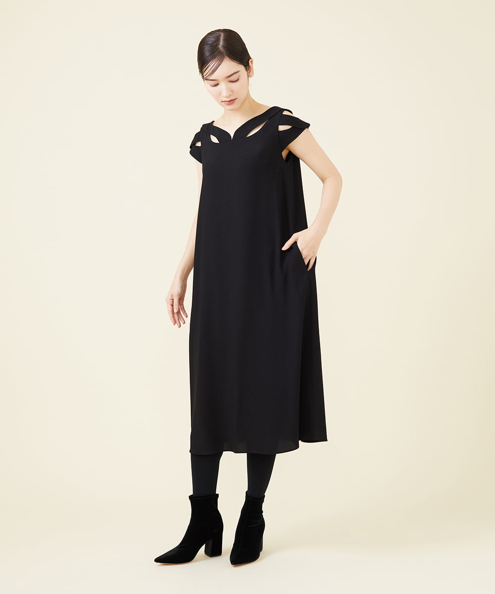 GBECX03790 Sybilla(シビラ) 【blue&black】デコルテカットワークドレス ブラック