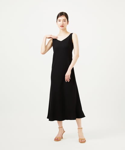 GBEJA04800 Sybilla Vネックロングドレス