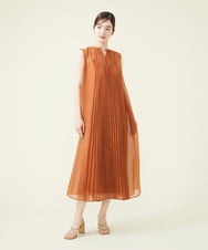 GBEJS23490 Sybilla(シビラ) シアープリーツドレス オレンジ