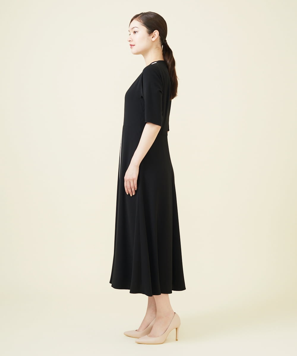 GBEJV04630 Sybilla(シビラ) バイカラーラインタックドレス ブラック×アイボリー
