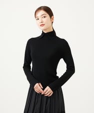 GBFAE33330 Sybilla(シビラ) ステッチデザインハイネックプルオーバー ブラック