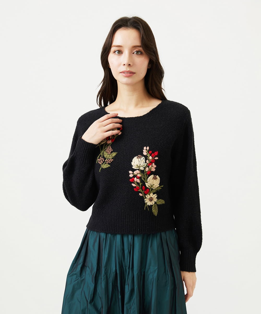 GBFAF36500 Sybilla(シビラ) ポピーブーケ刺繍ニット ブラック