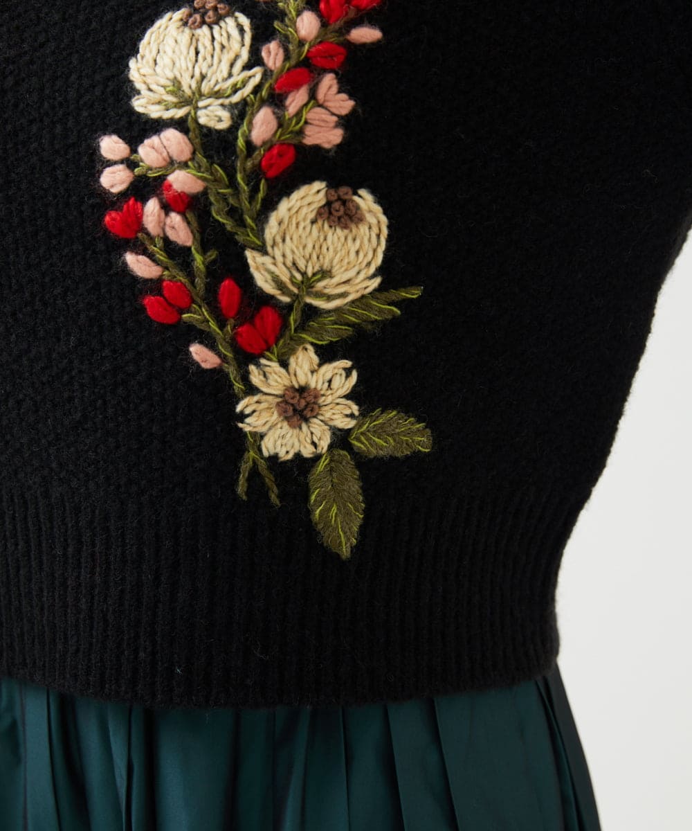 GBFAF36500 Sybilla(シビラ) ポピーブーケ刺繍ニット ブラック