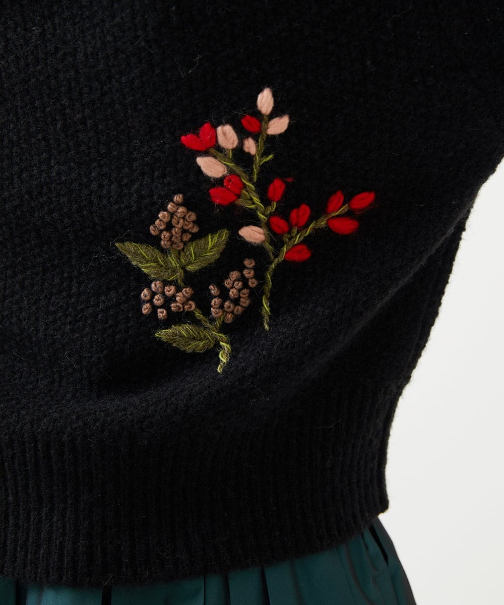 GBFAF36500 Sybilla(シビラ) ポピーブーケ刺繍ニット ブラック