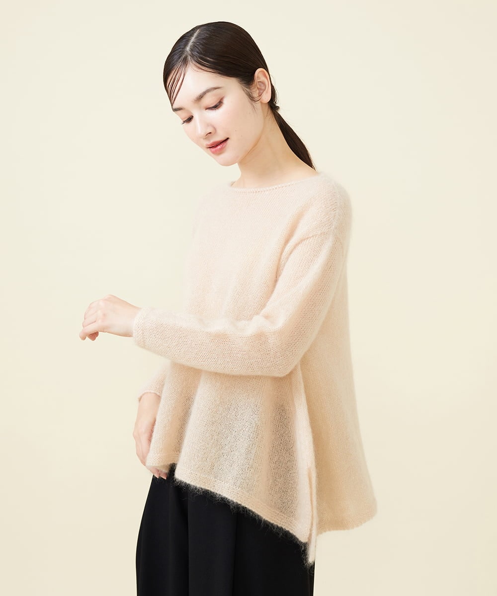 GBFCW50450 Sybilla(シビラ) 【blue&black】ハンカチヘムモヘヤプルオーバー ベージュ