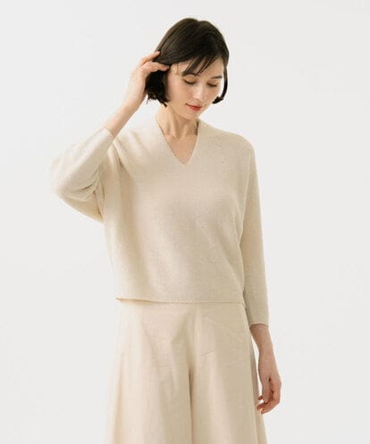 GBFEE50300 Sybilla Vネックフォルムニット