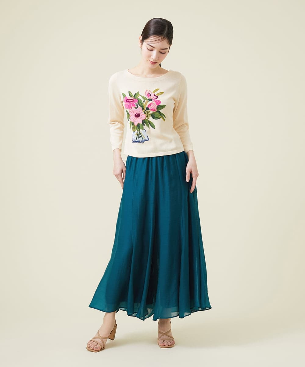 GBFET05590 Sybilla(シビラ) フラワーベース刺繍プルオーバー アイボリー